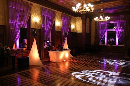 Firma na wesele: Dekoracja sali światłem Premiere