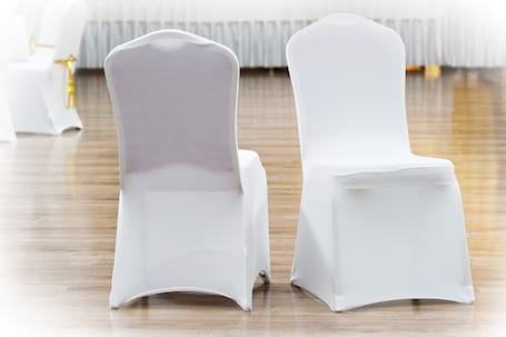 Firma na wesele: Pokrowce na krzesła i inne dekoracje