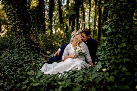 Firma na wesele: Ulotne Chwile Fotografia Ślubna