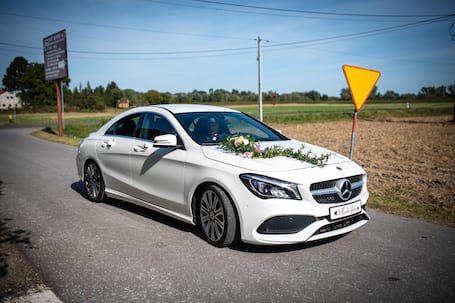 Firma na wesele: Biały Mercedes CLA