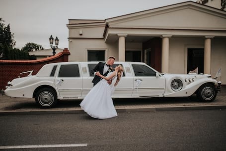 Firma na wesele: limuzyna excalibur